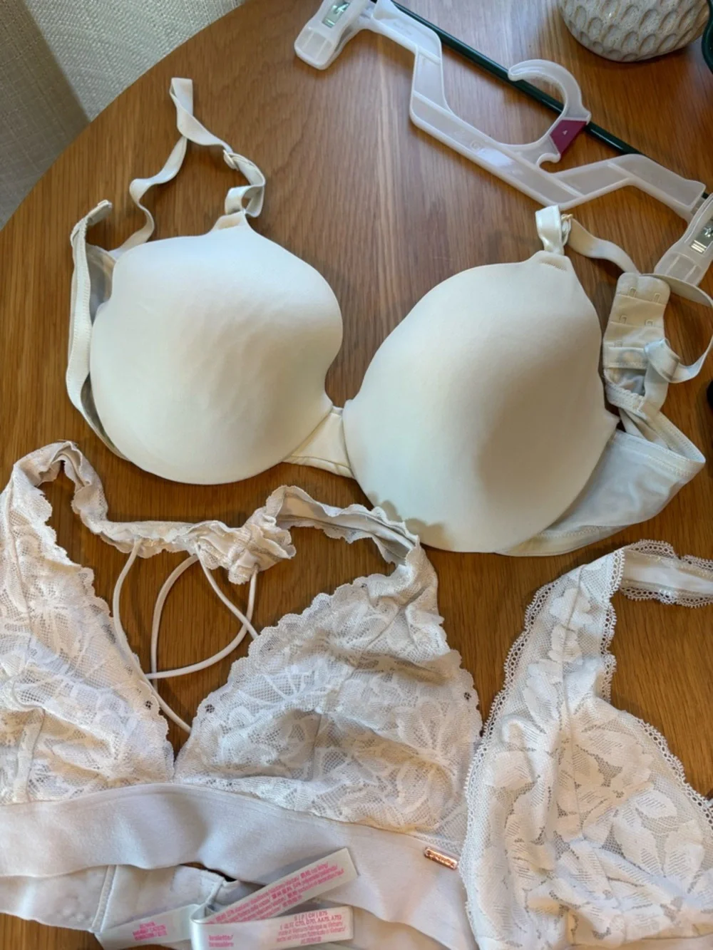 Bra Bundle (mostly Victoria Secret) - Picture 6 of 9